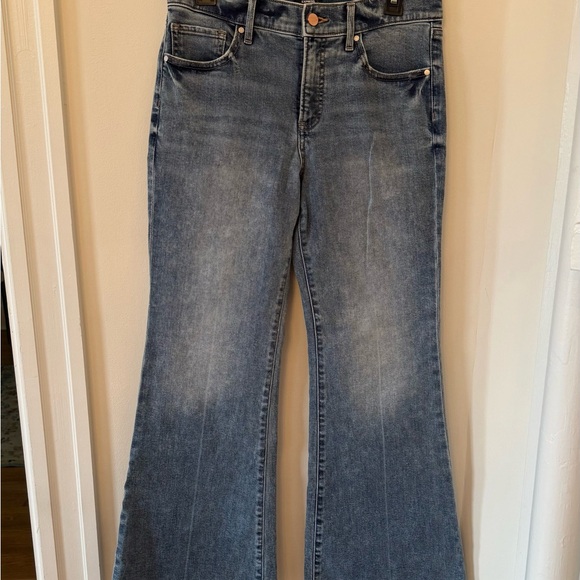 Express 70s Flare Mid Rise Jeans, light to medium blue, size 4S - Picture 5 of 8